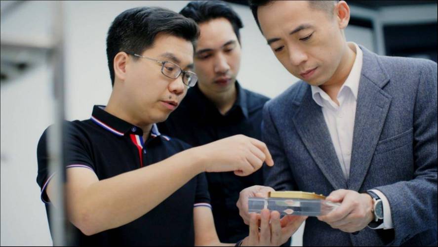 黄仁勋预测太保守,10年后将实现百万物理比特的容错量子计算机